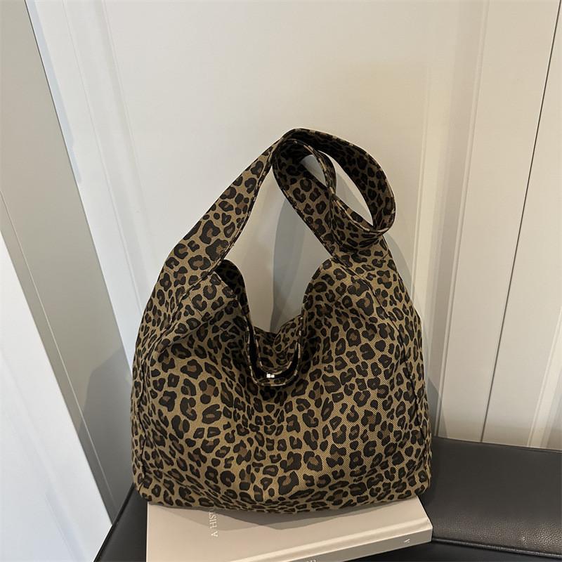 Leopard Print Tote Bag With Canvas Interior For Daily Use In Retro European Style