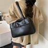 Large capacity bag women's autumn and winter 2025 new retro niche design shoulder underarm bag commuter tote bag