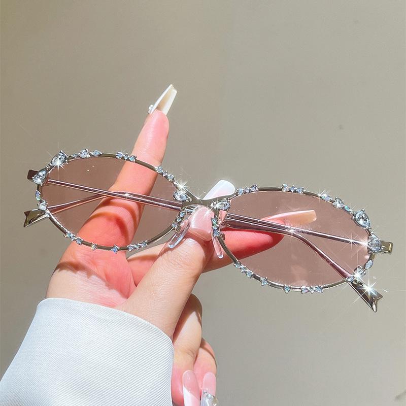 Oval frame set with diamonds, Millennium Spice Girl personalized sunglasses, high-end elegant plain women's sunglasses