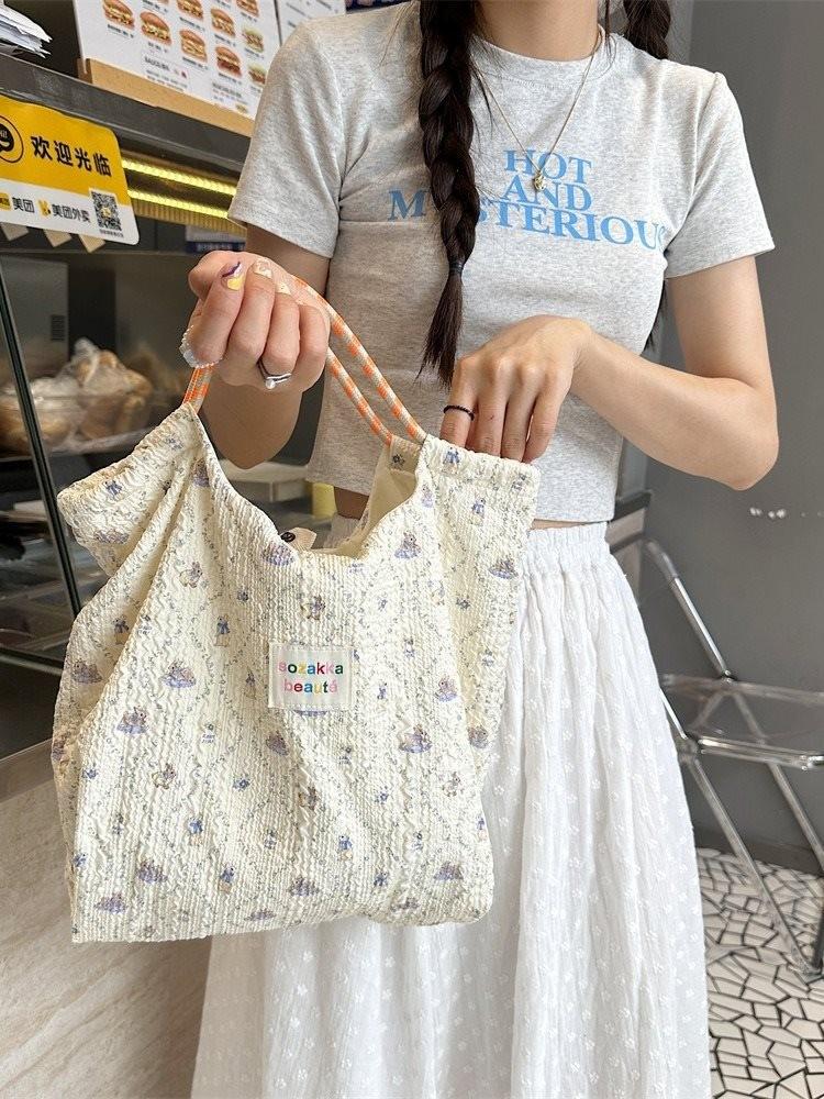 Large Capacity Korean Cartoon Embossed Canvas Tote Bag For Women Ideal For Beach Trips