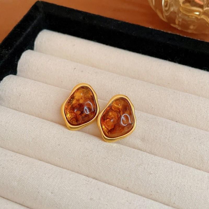 Vintage Maillard Coffee Silver Needle Earrings Fashion Versatile Niche Hong Kong Style Earrings Light Luxury Premium Autumn and Winter Earrings