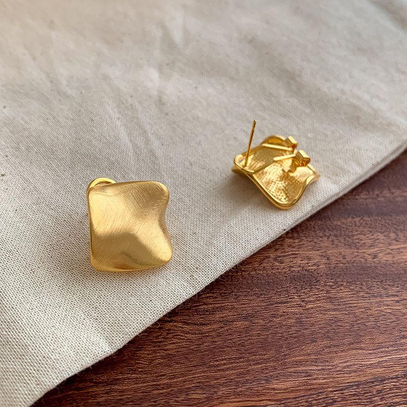 Fashion Special-Interest Design Asymmetrical Brushed Metal Square Earrings Ins Frosty Style Earrings Ear Clip Trendsetter Temperament Brushed Gold