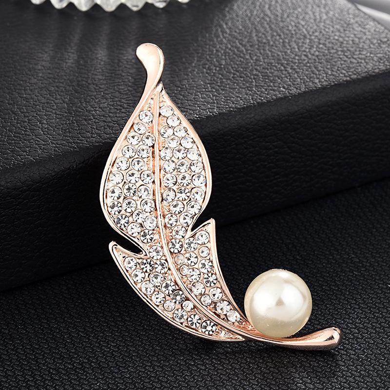 High-End Korean Alloy Scarf Buckle with Diamond, Pearl, and Brooch Pin Accessories
