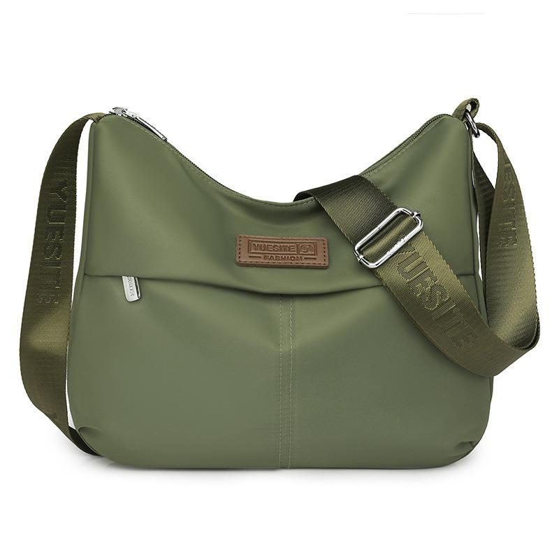 Einfacher und großzügiger Schulterrucksack Vielseitige, spritzwassergeschützte Nylontasche mit großem Fassungsvermögen Modetrend schräg getragener Damenrucksack