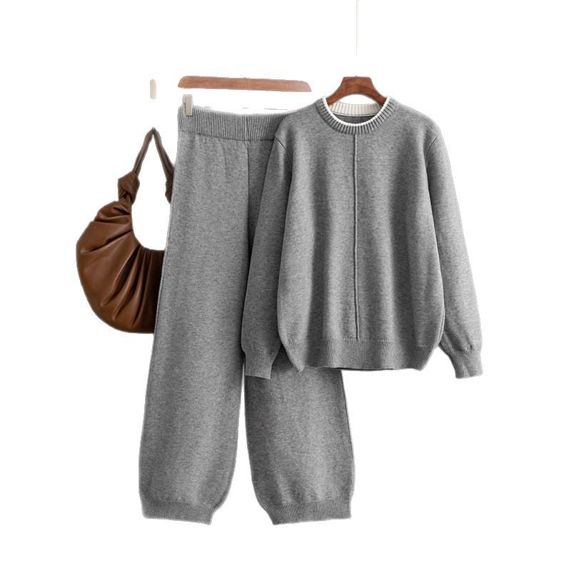 Un nou set de modă din două piese, pulover tricotat lejer uni și pantaloni casual, pentru toamnă și iarnă