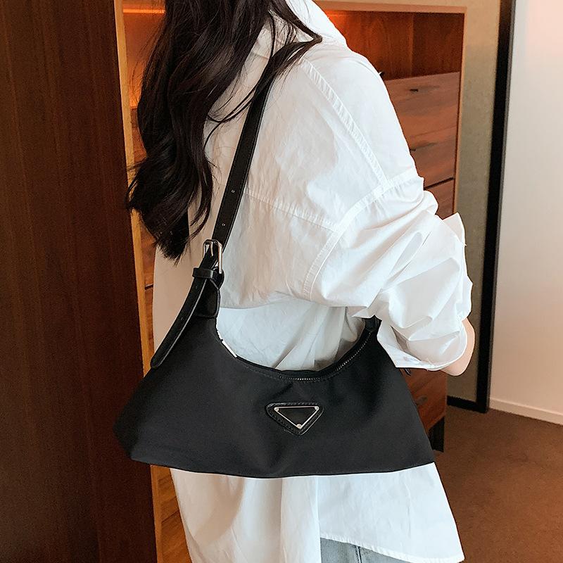 Sac sous les bras pour femmes de grande capacité, nouveau design de niche en tissu Oxford 2023, populaire sur Internet, sac à bandoulière à une épaule