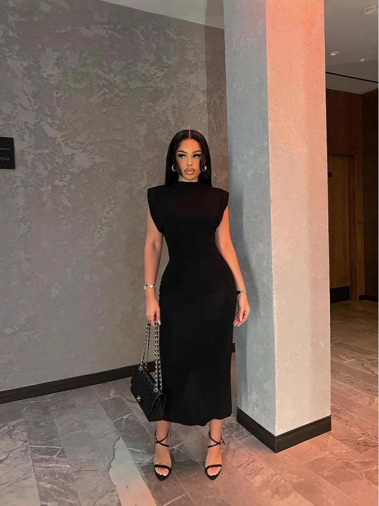 Elegant Black Sleeveless Shoulder-Pad Slim-Fit Mid-Length Dress with Semi-High Neck