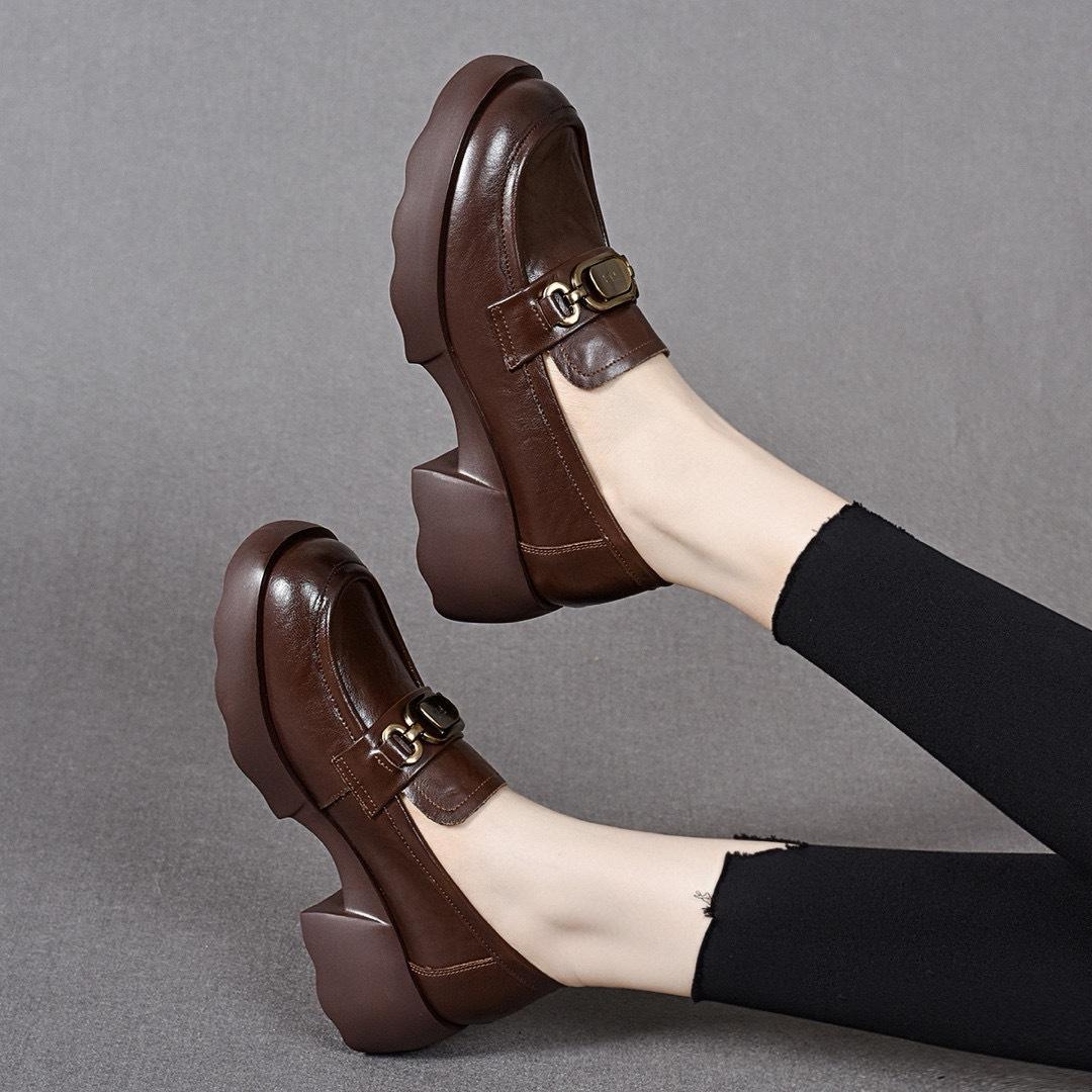 

Лоферы женские 2024 осень-зима металлическая пряжка европейский и американский стиль одна педаль удобные одинарные туфли всесезонные туфли в стиле колледжа s 40 коричневый