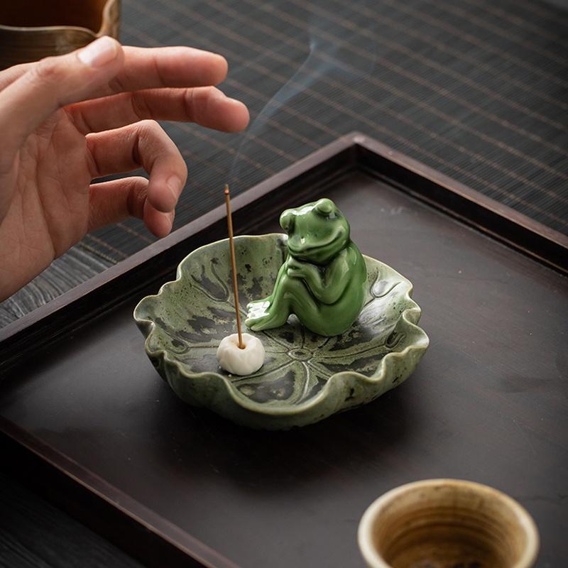 Ceramic Incense Holder Frog Incense Burner Indoor Incense Burner Aromatherapy Ornament