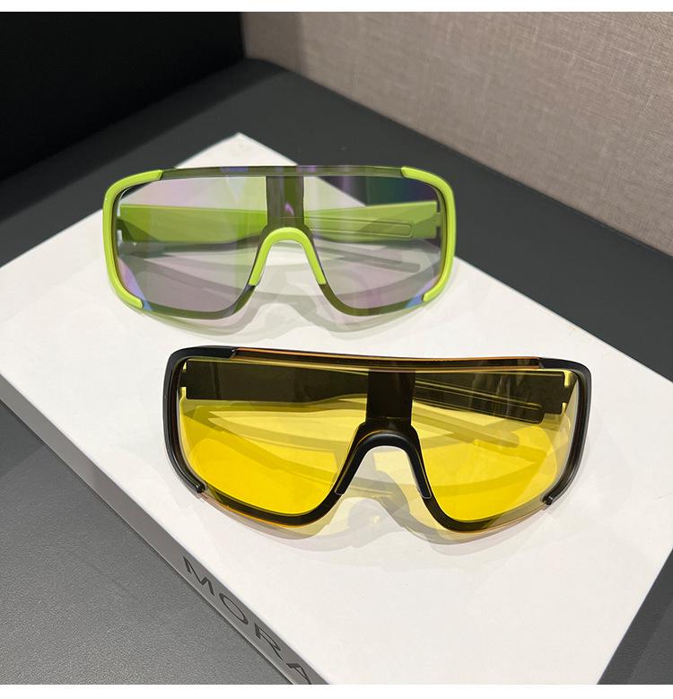 Women's Windproof Sports Goggles for Cycling and Skiing