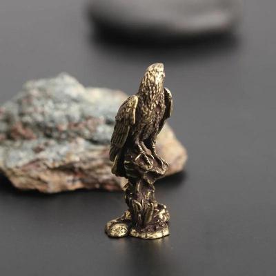 Decoración Pequeña para el Hogar Artesanía Estatua de Águila Escultura en Miniatura Artesanías Adorno Figura de Pájaro de Cobre Vintage para Escritorio de Hogar Interior