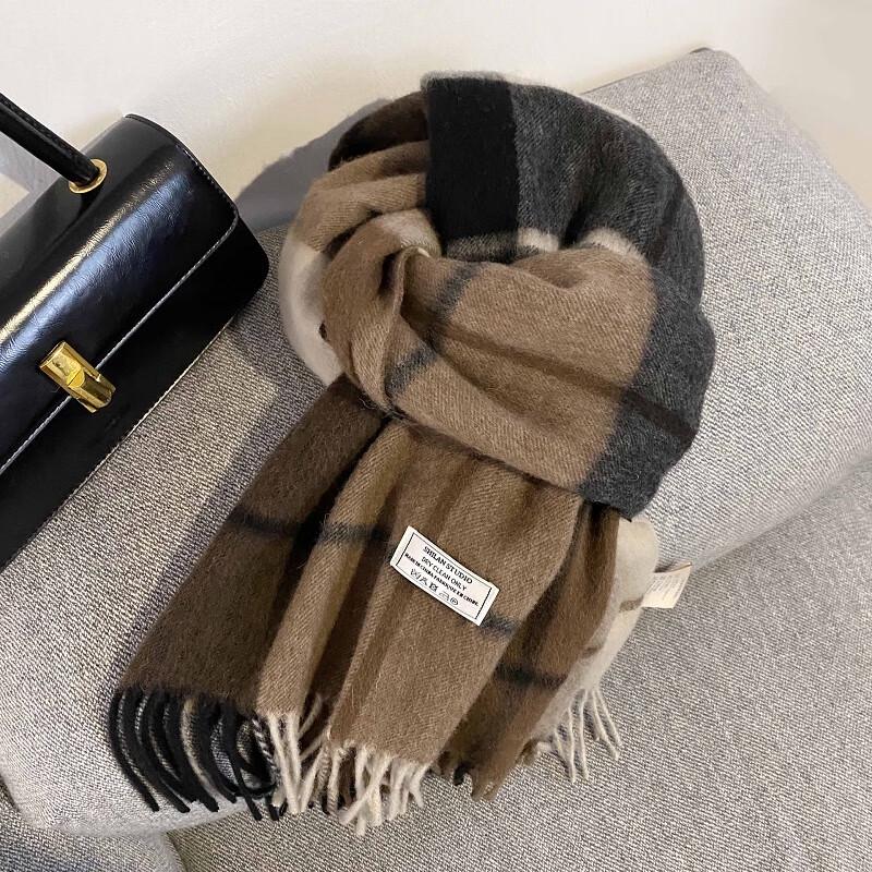 Junbie 2024 Graphene Heated Plaid Lamb Wool Scarf