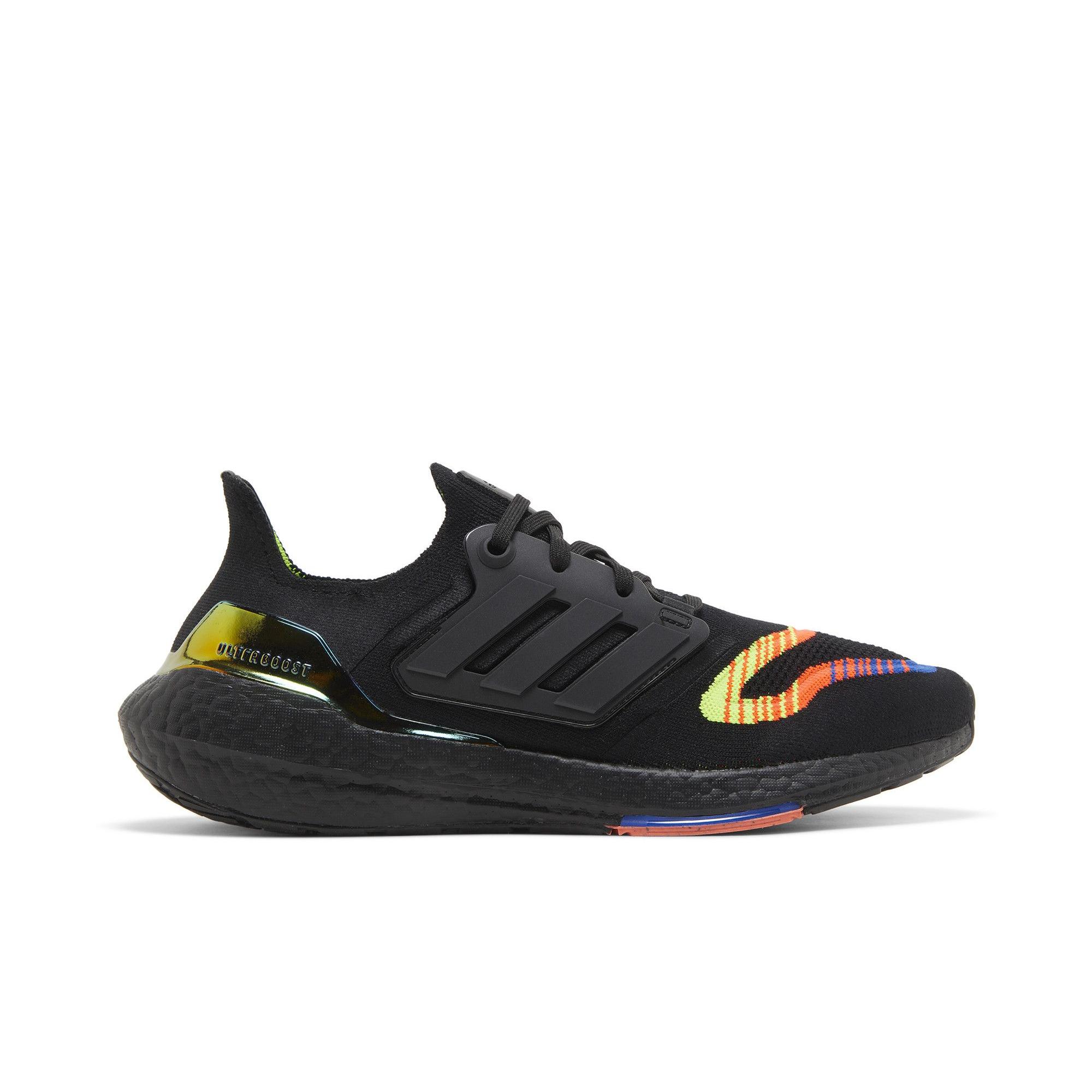 Adidas UltraBoost 22 `Linear Energy Black`