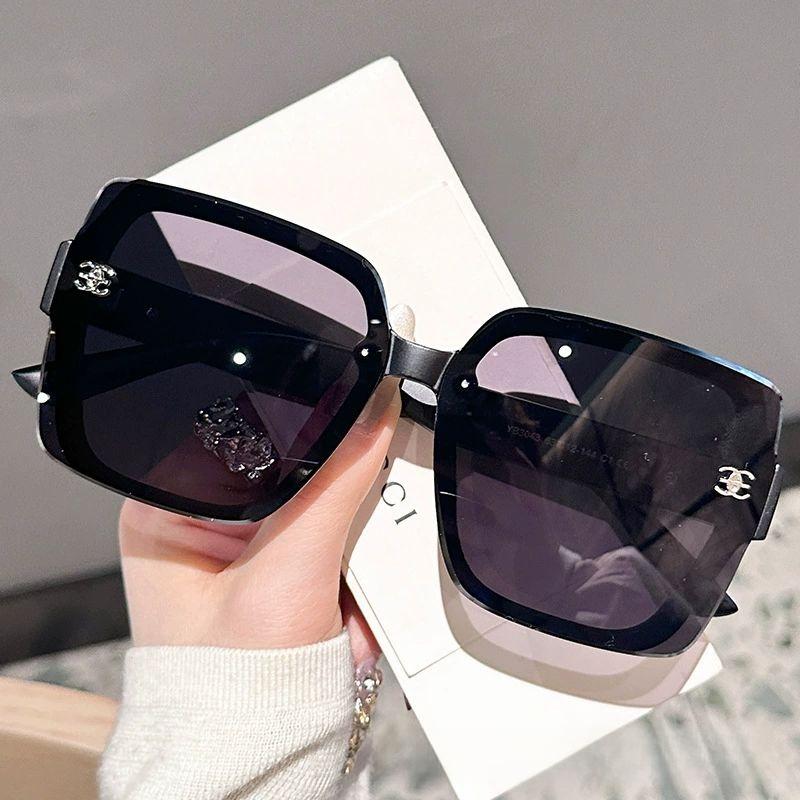 New small fragrance style high-end large frame fashionable sunglasses women s square frame sunglasses(DS-3043)
