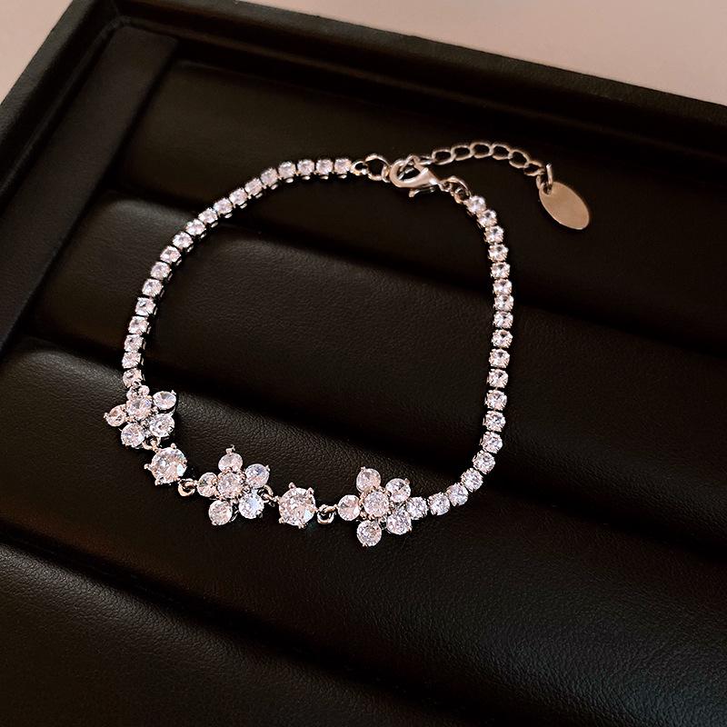 Elegante Geometrische Zirkonia Armband voor Damesmode - Veelzijdig, Trendy Bangle Sieraden