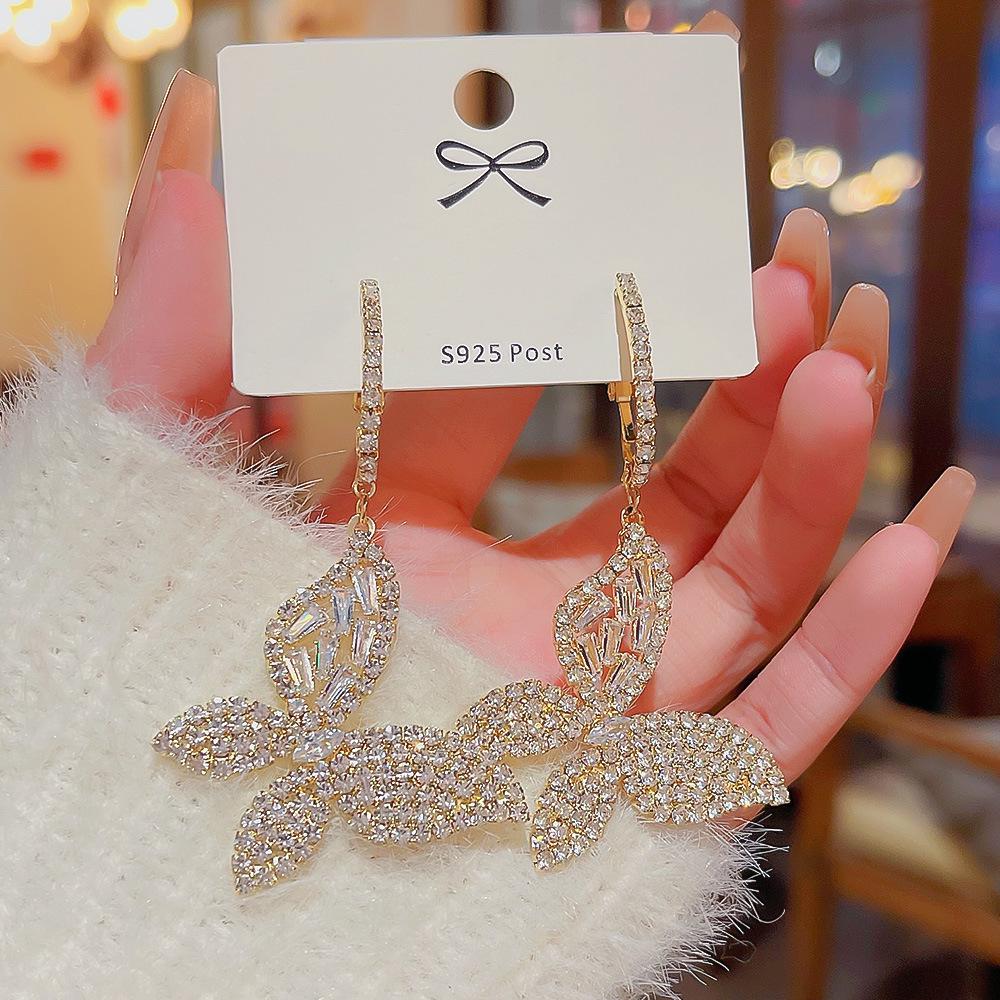 

Exquisite Diamond Butterfly Dangle Earrings - 925 Silver Needle Luxury