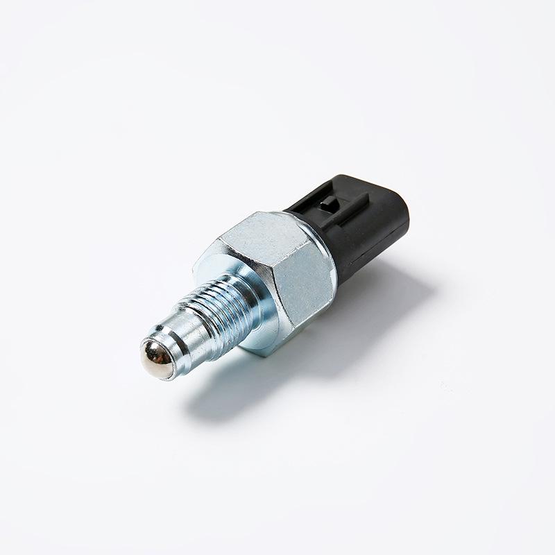 MD730979 Reversing Brake Light Switch for Mitsubishi/Hyundai