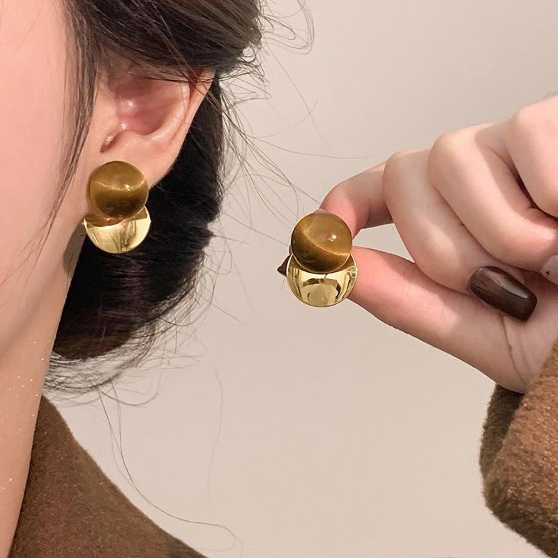 Gold-Plated Silver Needle Resin Round Earrings: Retro Design Versatile Stud Jewelry