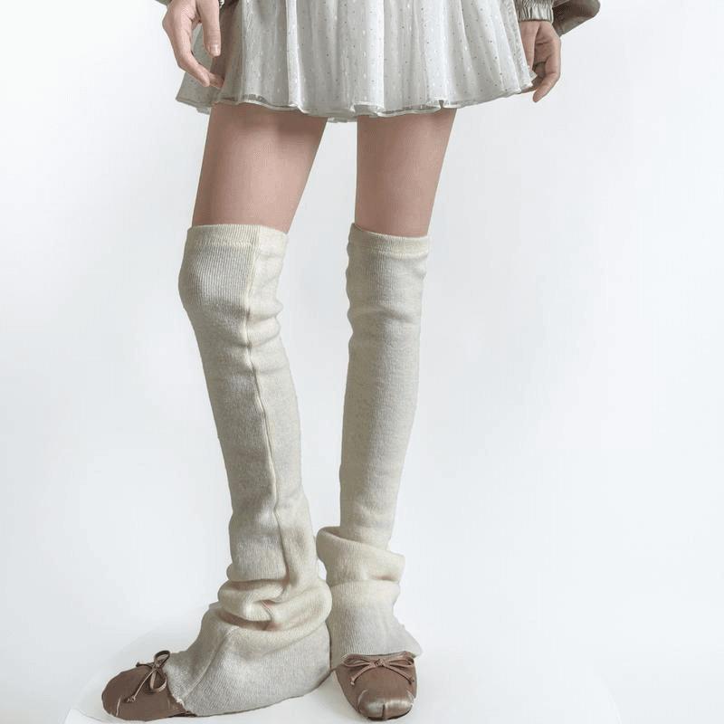 Slightly Flared High-top Sock Knit with An Atmosphere, Creamy White for Slimming, Versatile Leg Covers, Solid Color Over-the-knee Socks
