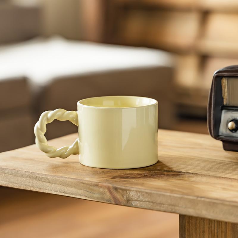 Einfache Nischen-Keramiktasse Nachmittagstasse Haushalts-Trinkbecher Frühstückstasse Kaffeetasse Büro-Teetasse