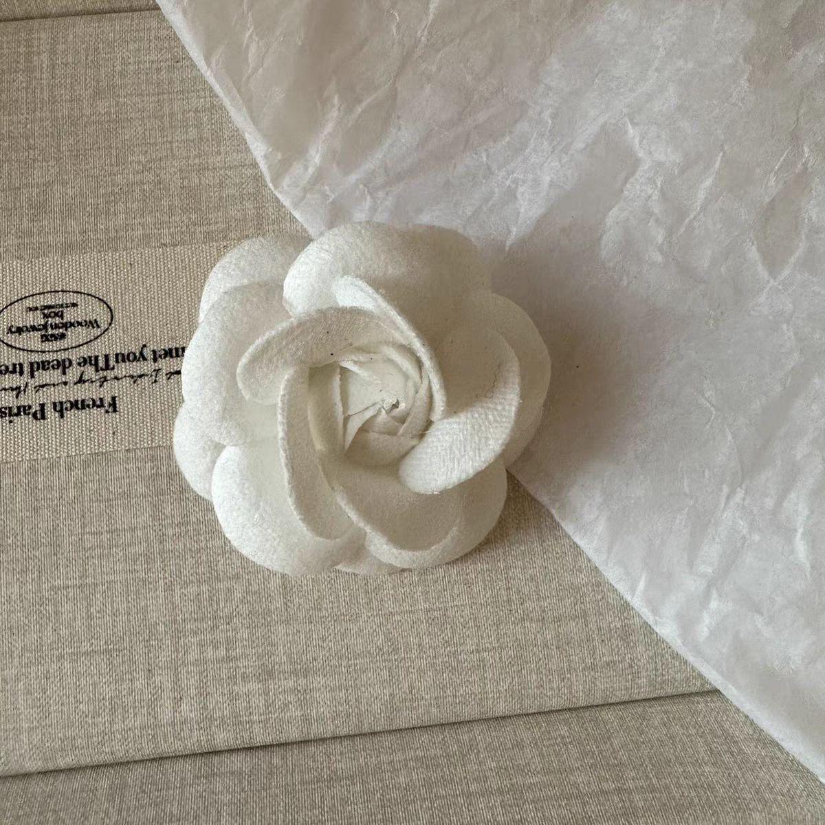 Элегантная Французская Ретро Брошь-Булавка Камелия белый