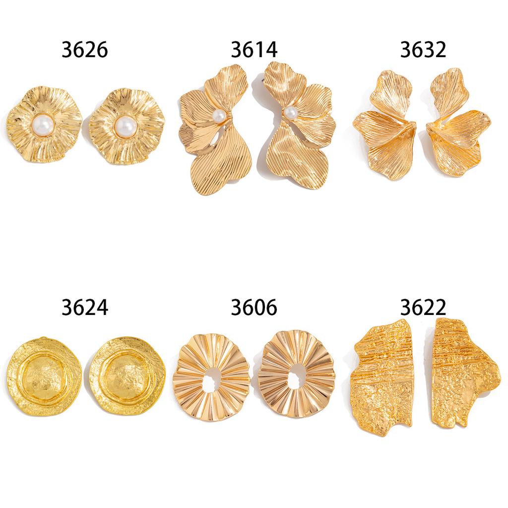 Design Sense Irregular Petal Stud Earrings, Fashionable Liquid Metal Pleated Round Imitation Pearl Earrings