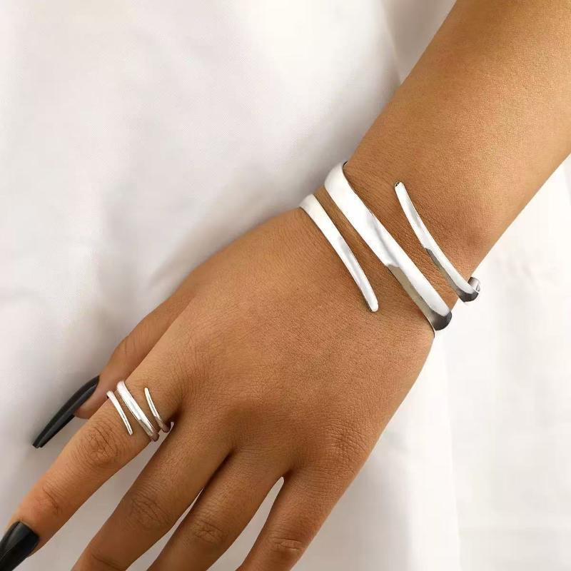 2Pcs Wide Face Geometric Lines Hollow Bracelet Ring For Women Temperament Jewelry Set Bridesmaid Wedding
