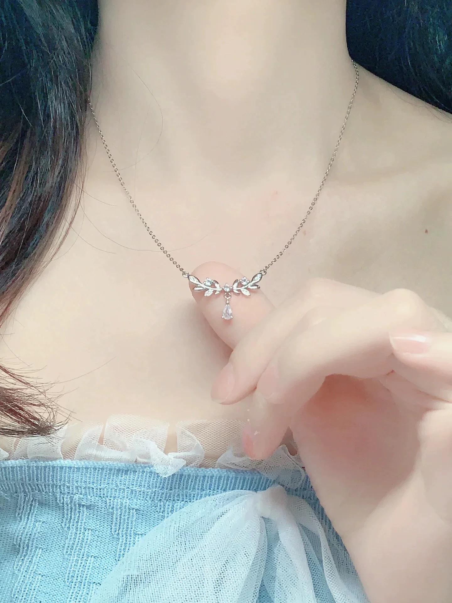 Zhongying Jewelry Ожерелье с богиней лавра: Женская китайская цепочка-замок