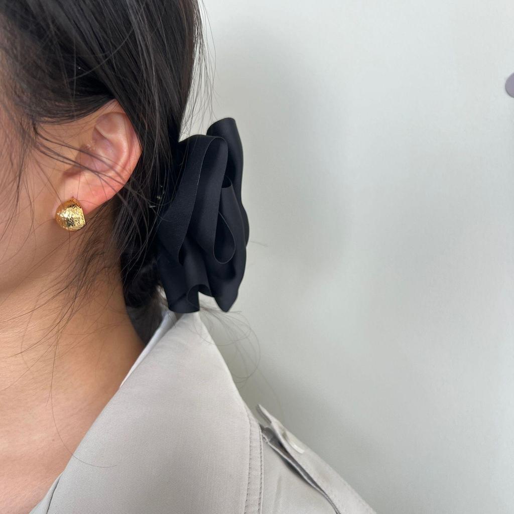 Metal Unique Gold Stud Earrings French Earrings Women'S 20 Spring And Summer High-End Temperament Earrings