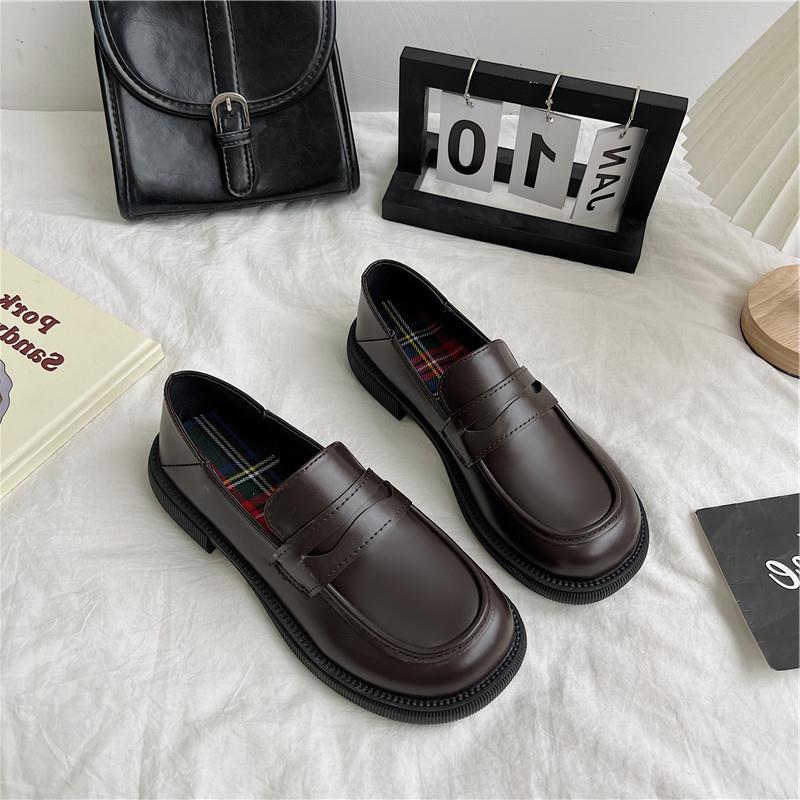 

Flat-bottomed small leather shoes, women s British style autumn Japanese uniform shoes, new single shoes, one pedal, love black fashion 40 коричневий