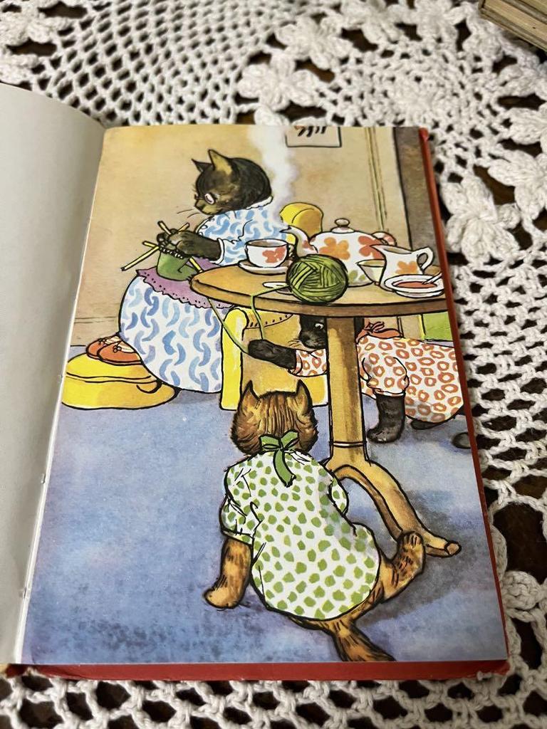 [USED] British Picture Book SMOKE and FLUFF