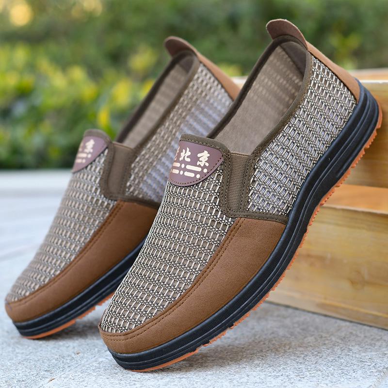 Herren Sommer Atmungsaktive Mesh Slipper mit Weicher Rutschfester Sohle für Mittelalte und Ältere