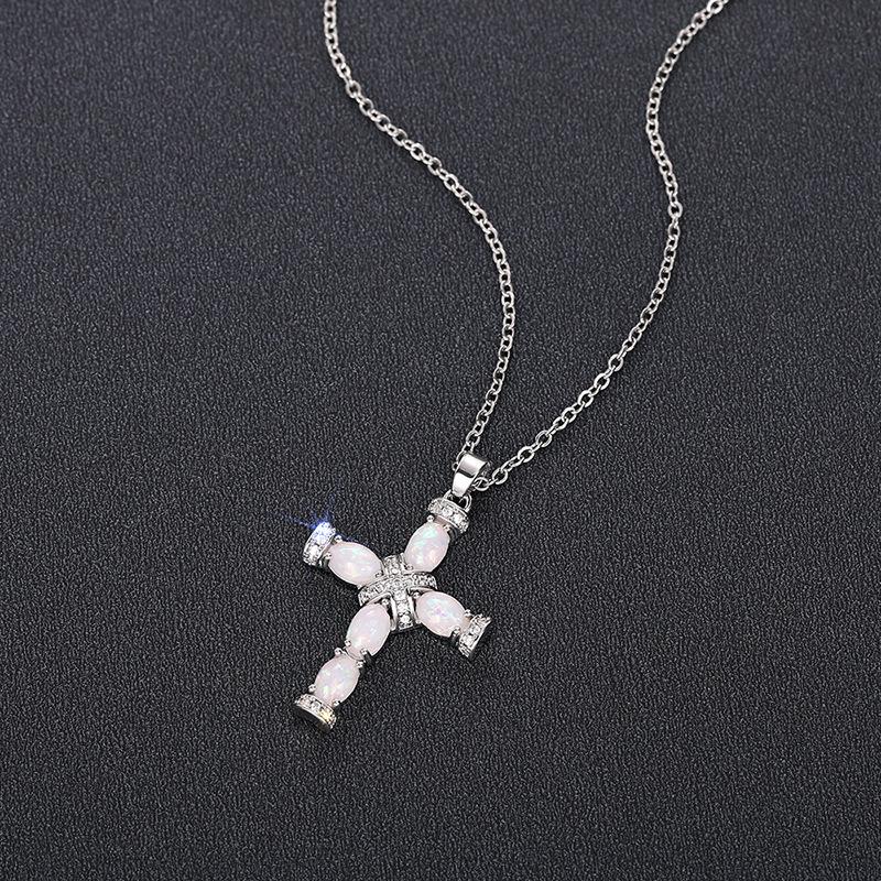 Exquisite Cross Pendant Necklace, Available in Two Colors (silver/rose Gold) with Synthetic Zircon Accents, Simple Jewelry, Daily Wear, Gift Giving