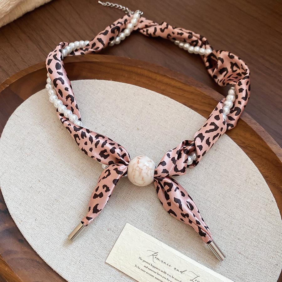 Retro Ceramic Glazed Stone Heart Pendant Necklace - Elegant Fashion for Women