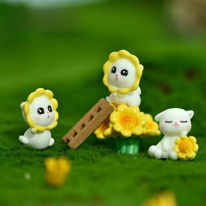 Adorable Resin Sunflower Cat Miniature Charming Cartoon Garden Decor Animal Figurine