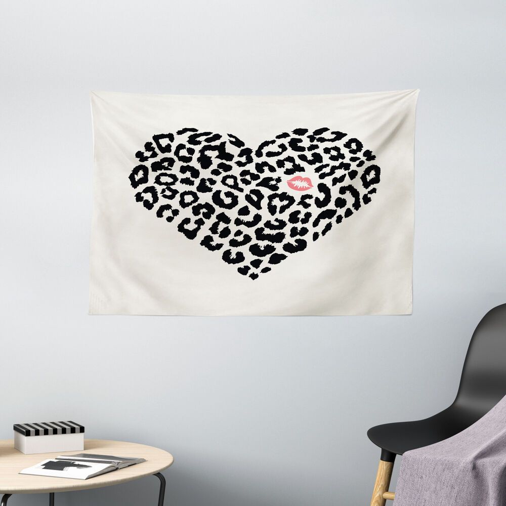 Heart-shaped kiss tapestry in leopard skin 75x100 чёрный