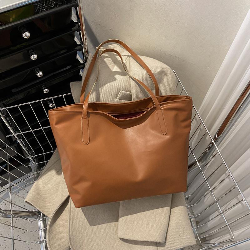 Fashionable Large Pu Tote Bag For Women With Stylish Versatile Design And Spacious Capacity