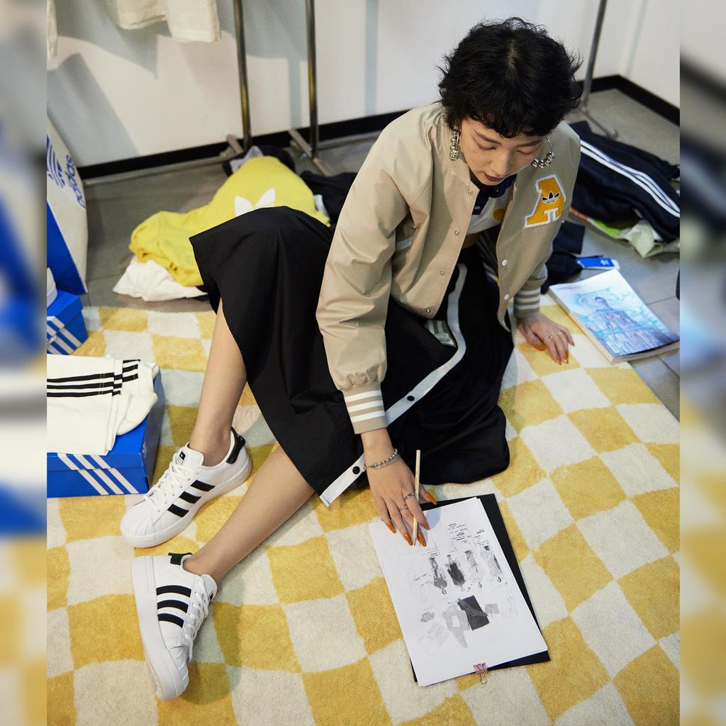 Adidas Originals Trefoil Collegiate Bomber Jacket With Letter Embroidery Women Jacket Beige IU4770