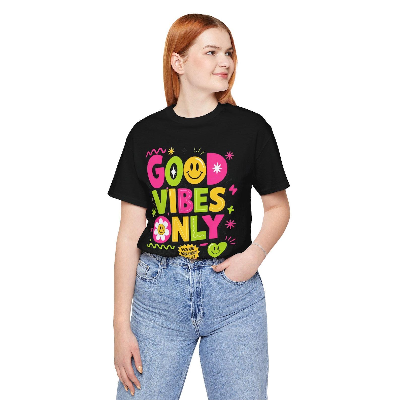 Good Vibes Only T-Shirt, Retro Smiley Graphic Tee, Bright Neon Typography, Unisex Casual Summer Festival Tee, Positive Youthful Shirt XL