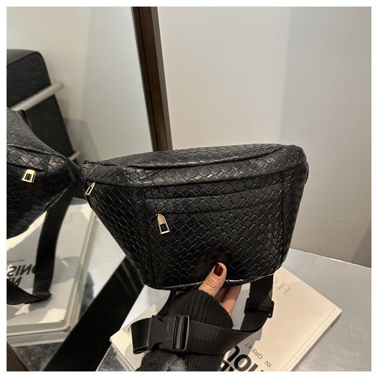 Foreign Style 2025 Spring New Retro PU Woven Women's Fanny Pack, Popular Shoulder Messenger Bag This Year, Trendy Breast Bag