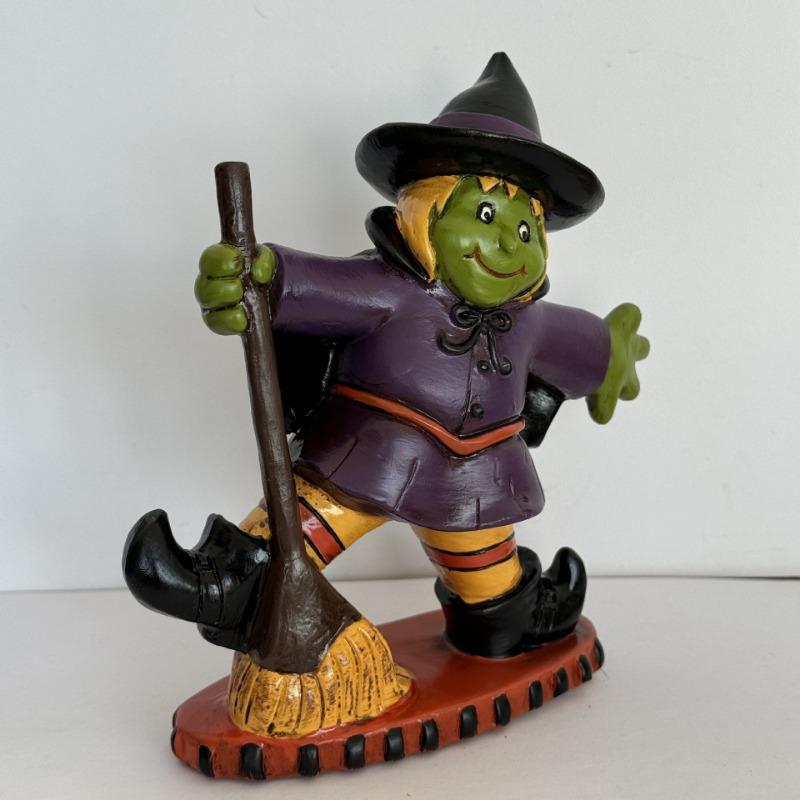 Halloween Witch Figurine Resin Witch Statue Halloween Themed Party Decoration Home Desktop Ornaments Creative Gothic Sculpture