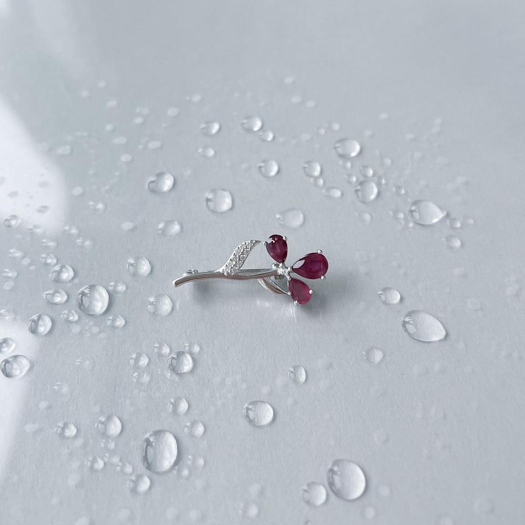 Silver Brooch with Natural Ruby ​​2.365ct, Cubic Zirconia (2152781)