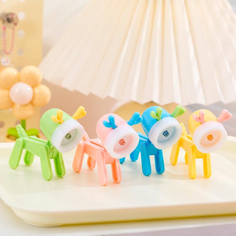 

Cute Fawn LED Night Light: Adorable Mini Pet Lamp for Bedside or Desktop AMX845