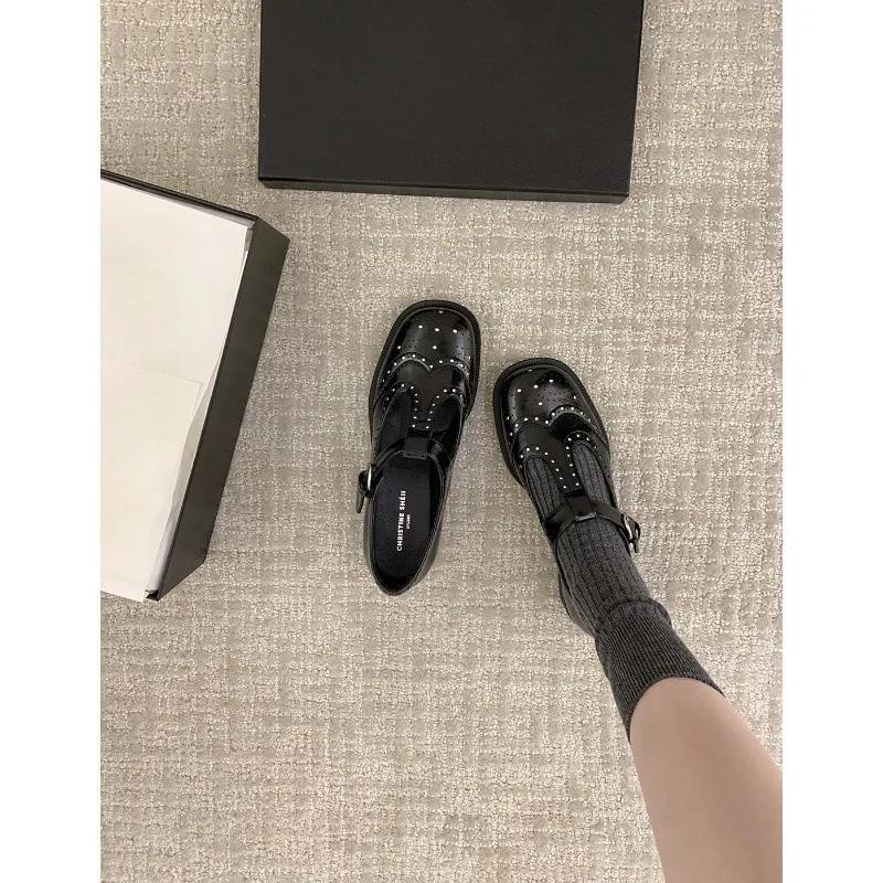 Fashion Women's High Heels with Carved Patterns, Thick Heels, T-belt, and Loafers  Retro Shoes Women