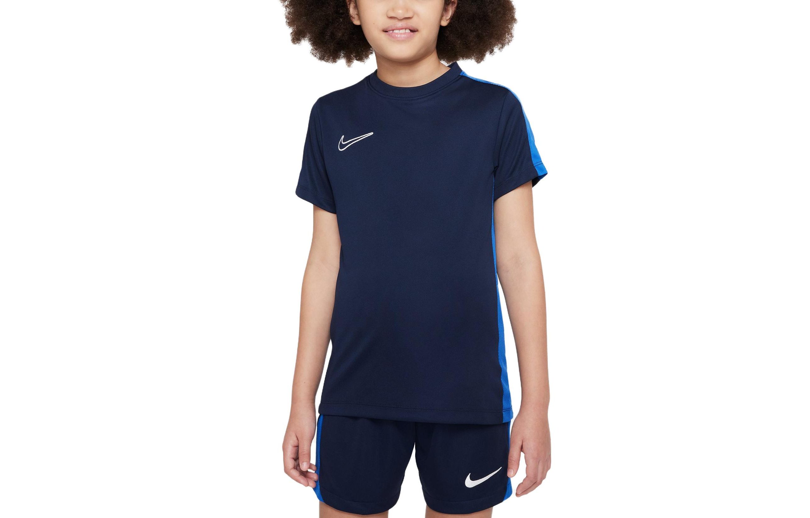 

Nike Kids T Shirts Crew Neck Moderate DR1343-451 XL