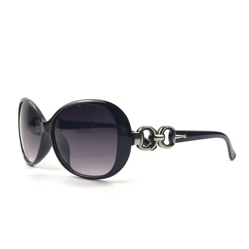 New Large Frames Square Sunglasses Female's Designer Fashion Sun Spectacles Female Outdoor Travel Eye Spectacles UV 400 Protection Oculos De Sol