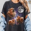 Vintage Drei Pomeranian Mond. Lustiges Geschenk für Hundemama, Hundeliebhaber, Hundebesitzer. Kosmische Galaxie Wilder Nachthimmel. 90er Jahre gewaschenes Comfort Colors® Grafik-T-Shirt