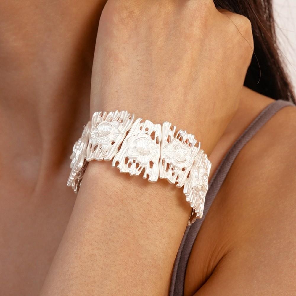 Hollow Metal Cuff Bangles Flower Chunky Bracelet Unique Exaggerated Bracelet  Decoration
