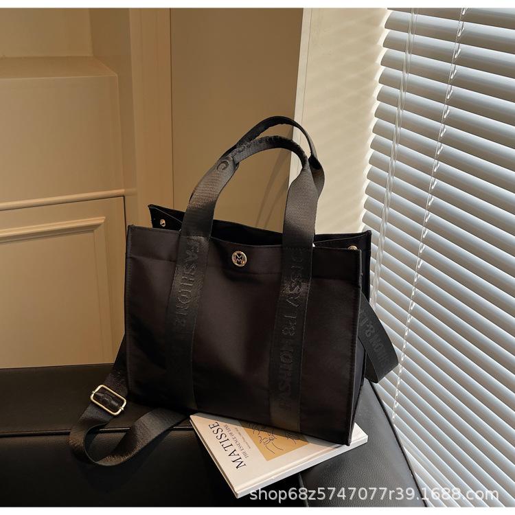 Large Capacity Simple Casual Handbag Women's Bag 2025 New Fashionable Lightweight Canvas Tote Bag Shoulder Crossbody Bag