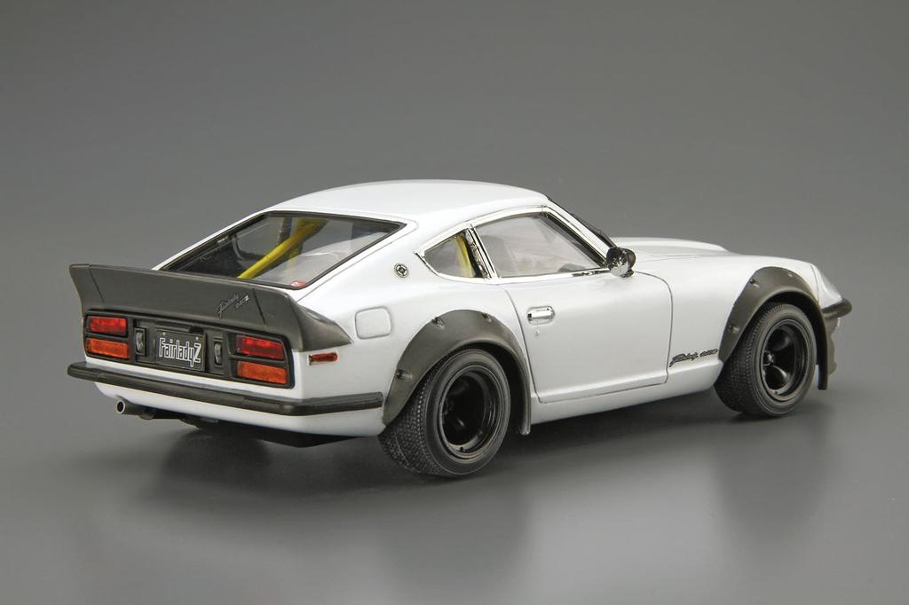 Aoshima Bunka Kyozai The Model Car Series S30 Fairlady Z Aero Custom Plastikmodell 1/24 Nr.128 Ver.2 '75 (Auto)